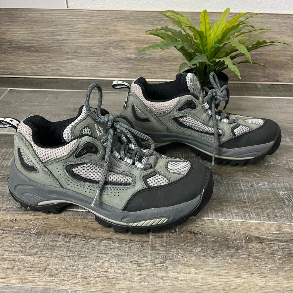 Vasque Olive Leather Nylon Low Top Hiking Shoe. Size 7
